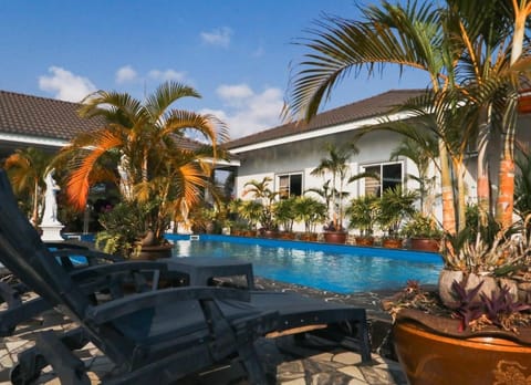Property building, Garden, Garden view, Pool view, Swimming pool
