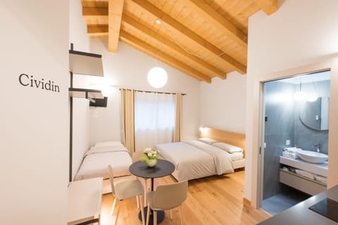 Bed, Bathroom, Photo of the whole room