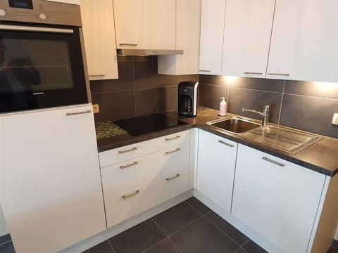 PARA 0101 - modern appartement voor 6 pers Apartment in De Panne