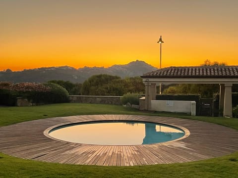 Hot Tub, Mountain view, Pool view, Swimming pool, Sunset