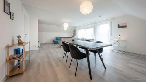 TV and multimedia, Living room, Dining area