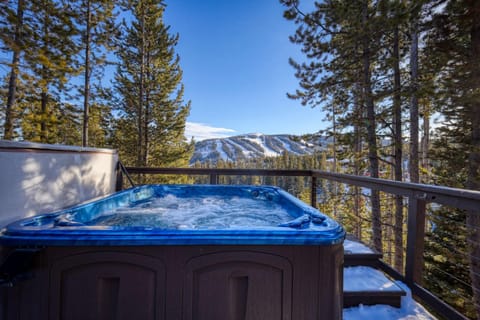 Rising Bull Lodge House in Big Sky