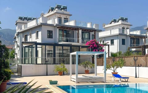 Property building, Pool view