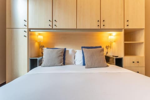 Bed, Bedroom, wardrobe