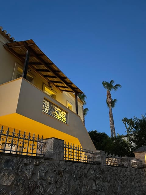 Property building, Balcony/Terrace