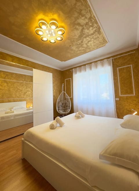 Bed, Bedroom, air conditioner