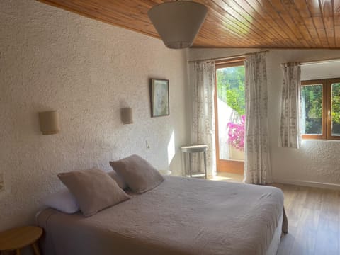 Maison à 150m de la plage naturiste, 2 chambres House in Linguizzetta