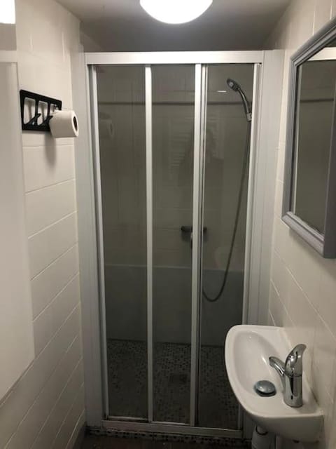 Logement appartement bourget Apartment in Drancy