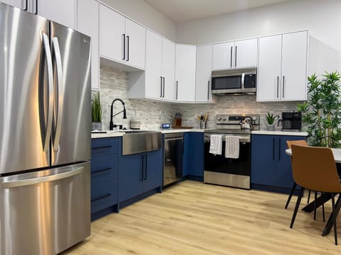 Modern 3BR Oasis Free Parking House in Oakland