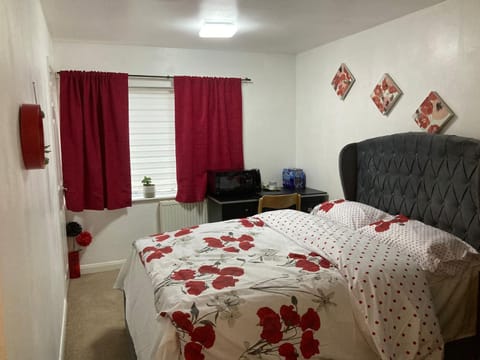 Bed, Photo of the whole room