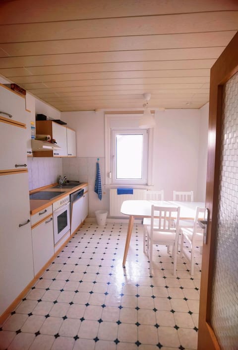 Kitchen or kitchenette, pet friendly