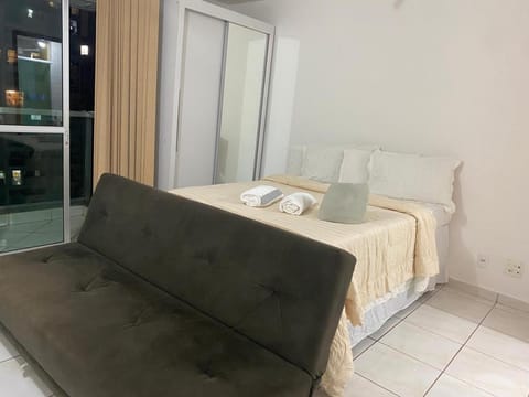 Bed, Photo of the whole room, towels