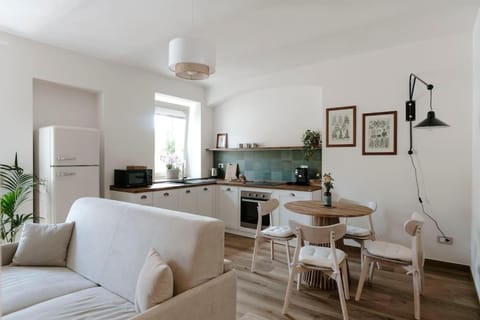 Sky and Vineyards - Nespolo - Apartment in La Morra