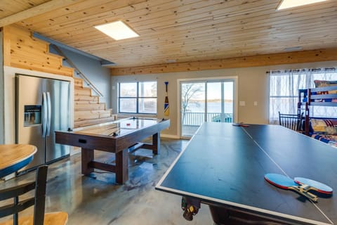Game Room, Game Room, Table tennis