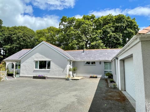 Allt Lwyd - Peaceful & Tranquil Setting House in Bangor