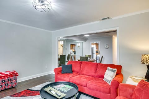 Comfy Augusta Condo with Deck about 4 Mi to Olde Town Apartment in North Augusta