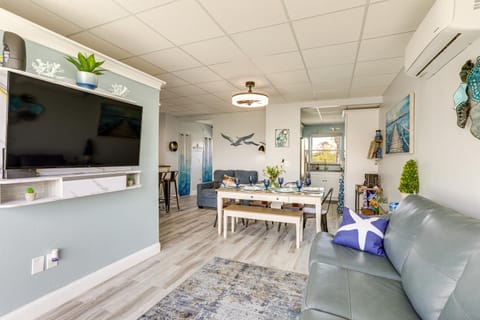 Walk to Beach Waterfront Indian Shores Condo Apartment in Redington Shores