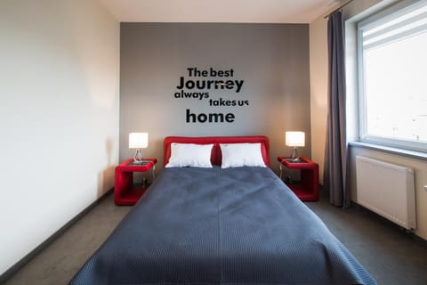 Bed, Day