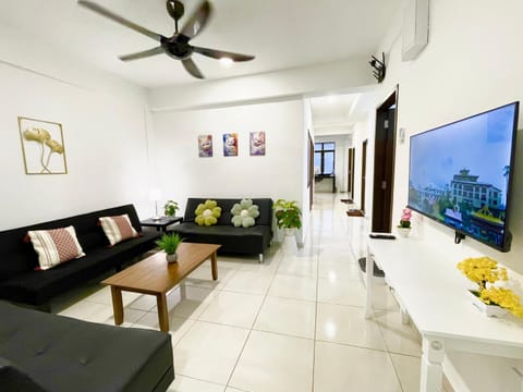 Communal lounge/ TV room, Living room, Seating area, fireplace
