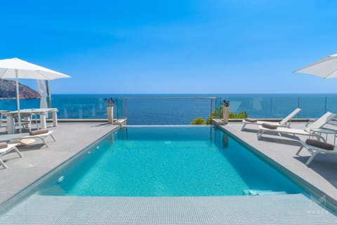 Natural landscape, Pool view, Sea view, Swimming pool, sunbed