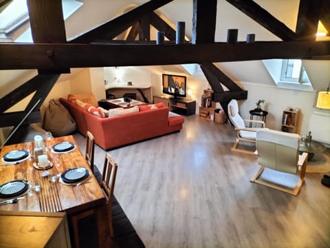 TV and multimedia, Living room, Dining area