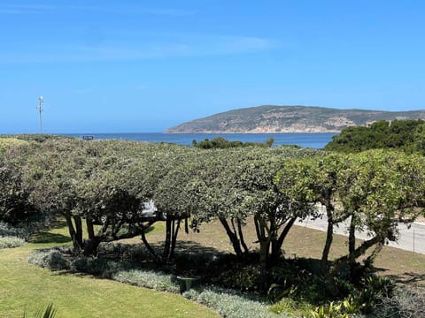 Beachy Head Hideaway 10 - Sea Views Robberg Beach Apartment in Plettenberg Bay