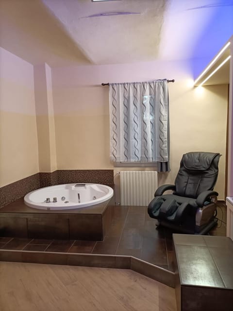 Hot Tub, Living room