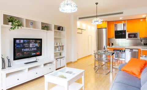 TV and multimedia, Kitchen or kitchenette, Living room, Seating area, Dining area, minibar, pet friendly, stove, toaster