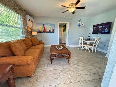 TV and multimedia, Living room, Photo of the whole room, Seating area
