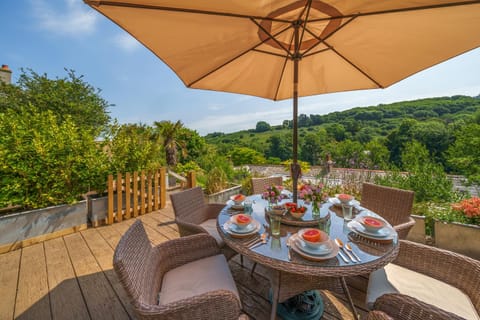 Day, Natural landscape, View (from property/room), Balcony/Terrace, Food and drinks, Dining area, Food