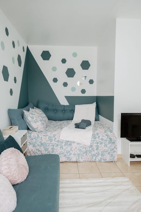 Bed, TV and multimedia