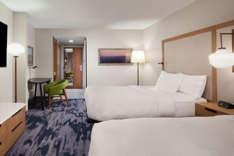 Fairfield Inn & Suites by Marriott Charleston Hotel in Charleston