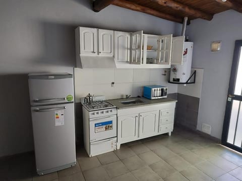 Kitchen or kitchenette, minibar, pet friendly, toaster