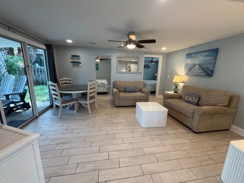 Living room, Photo of the whole room, Seating area