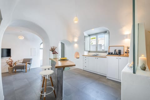 Kitchen or kitchenette, Living room, Dining area, stove