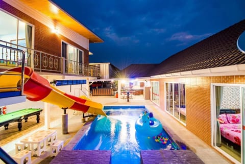 Night, Balcony/Terrace, Lounge or bar, Evening entertainment, Pool view, Swimming pool