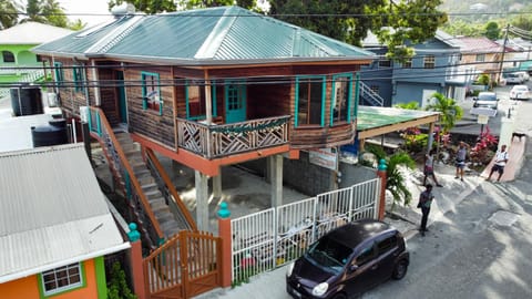 Property building, Neighbourhood, Balcony/Terrace, Street view, Location