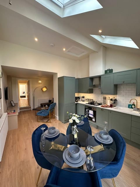 Central Cambridge Apartments by Tas Apartment in Cambridge