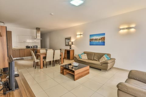 TV and multimedia, Living room, Dining area