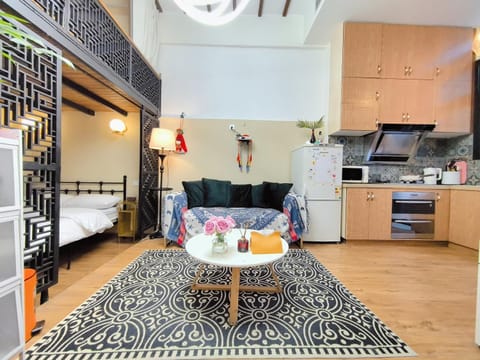 Bed, Living room, Seating area, stove