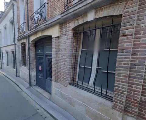 Property building, concierge