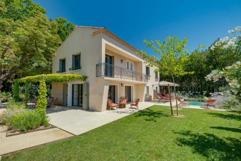 La Quintessence des Alpilles House in Arles