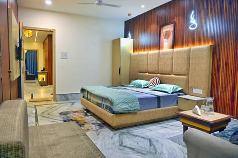 Bed, Bedroom, VIP