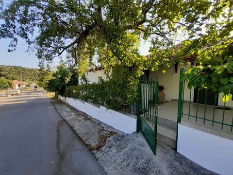 Property building, Patio, Mountain view, Street view