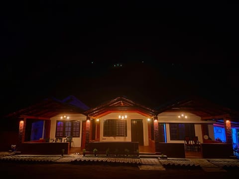 Property building, Facade/entrance, Night