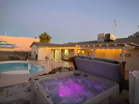 Hot Tub, Hot Tub