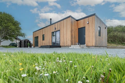 Property building, Day, Garden