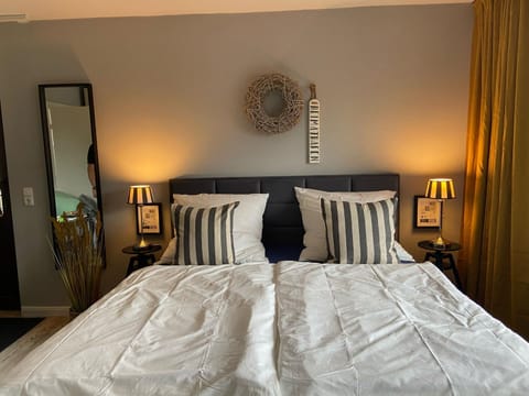 Fewo Schröder - Ahoi - Strandkorb am Meer - inklusive Bettwäsche und Handtücher Apartment in Büsum