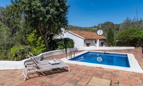 Natural landscape, Garden, Garden view, Mountain view, Pool view, Swimming pool, sunbed