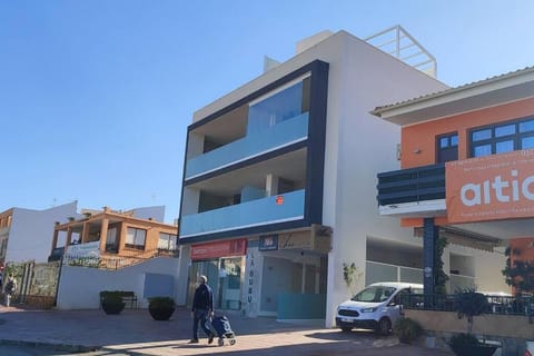 Property building, Location